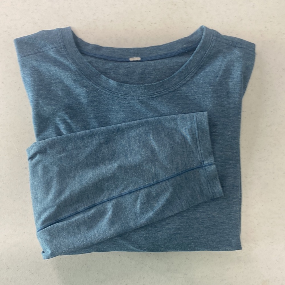 Men’s Lululemon Long Sleeve Size XL BLUE